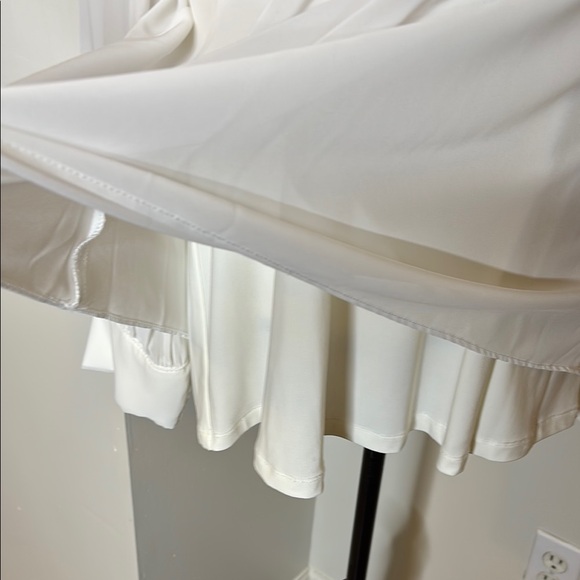 White Relaxed Ruffled Blouse - Picture 3 of 5